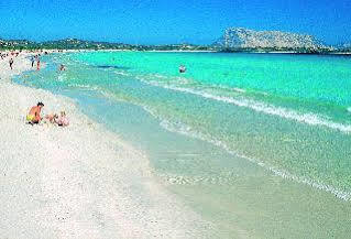 Iss Travel, Ambra Apartments - 800 M From La Cinta Beach San Teodoro  Exteriör bild